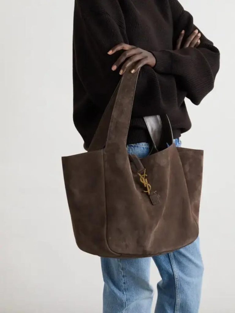 SAINT LAURENT
Le 5 À 7 Bea suede tote