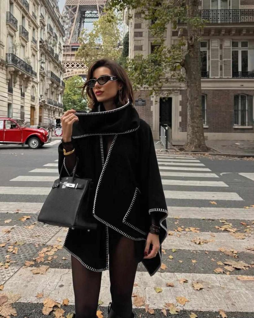 Toteme
Veste et écharpe brodée en laine mélangée