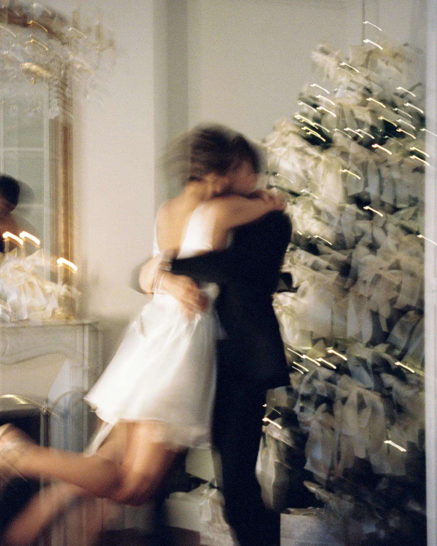 10 Chic Christmas Gifts for Her 2025: A Luxury Gift Guide